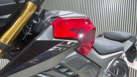 Lexmoto LS-Z 2026 UNMARKED CONDITION 102 MILES BIG SAVING ON NEW 125CC 36