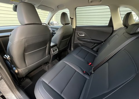 MG ZS HYBRID+ TROPHY 17