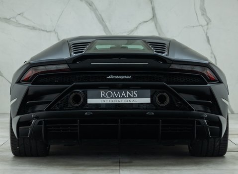 Lamborghini Huracan LP 640-4 EVO 8