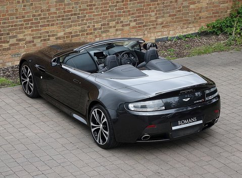 Aston Martin V12 Vantage S Roadster 16