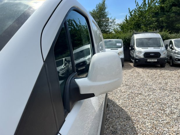 Vauxhall Combo LWB L2H1 (SOLD) Low Roof Sportive 2300 Air Con Sensors EURO 6 NO VAT 22
