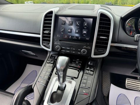 Porsche Cayenne 4.2 TD V8 S TiptronicS 4WD Euro 6 (s/s) 5dr 71