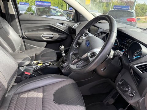 Ford Kuga 2.0 TDCi Titanium 2WD Euro 6 (s/s) 5dr 9