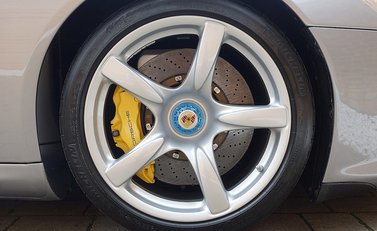 Porsche Carrera GT 12