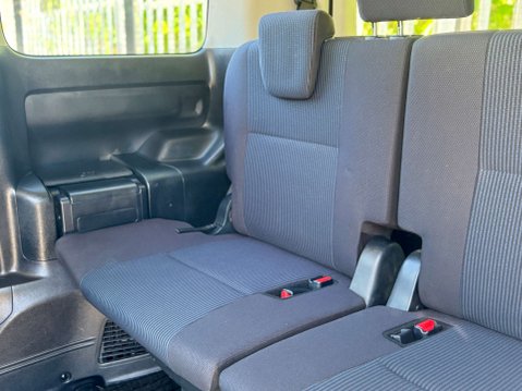 Toyota Noah Hybrid 1.8 73