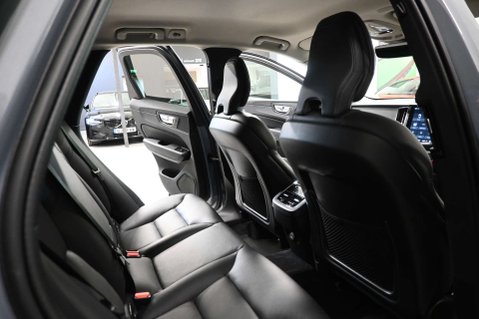 Volvo XC60 2.0 XC60 + B5 MHEV AWD Auto 4WD 5dr 19
