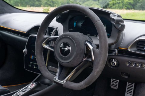 McLaren Artura PHEV 13