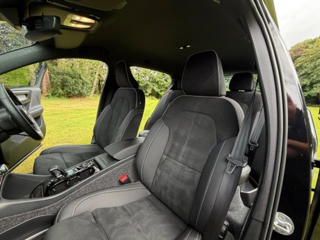 Volvo XC40 B4 PLUS 25