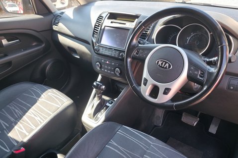 Kia Venga 3 1.6 AUTOMATIC WITH ONLY 45000 MILES WITH 9 MAIN DEALER SERVICES!SAT NAV!  13