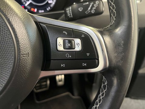 Volkswagen Tiguan 2.0 Tiguan R-Line TSi BlueMotion Technology 4Motion DSG 4WD 5dr 16