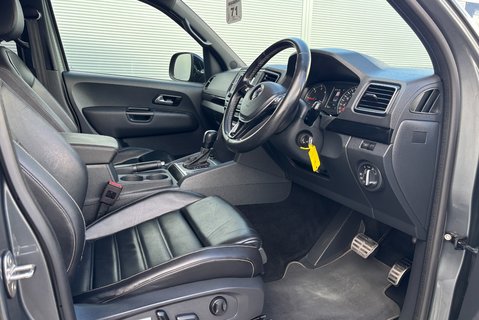 Volkswagen Amarok V6 258 Tdi DSG Aventura Black Edition 4Motion with Roller Shutter 16