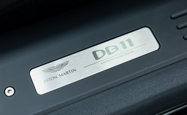Aston Martin DB11 V8 VOLANTE 26