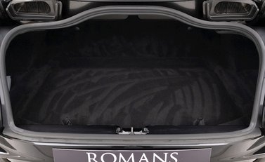 Aston Martin DB11 V8 24