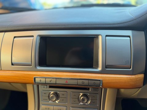 Jaguar XF 3.0 V6 Luxury Auto Euro 4 4dr 31
