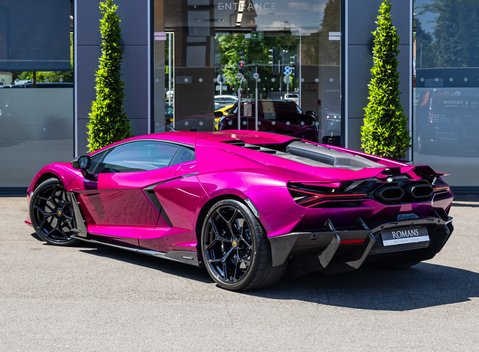 Lamborghini Revuelto 4