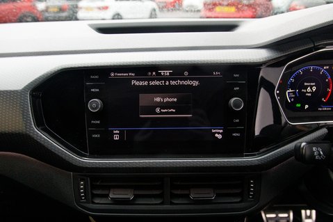 Volkswagen T-Cross R-LINE TSI DSG 28