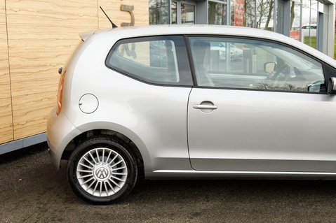 Volkswagen Up HIGH UP 7