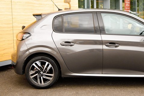 Peugeot 208 PURETECH ALLURE PREMIUM S/S 7