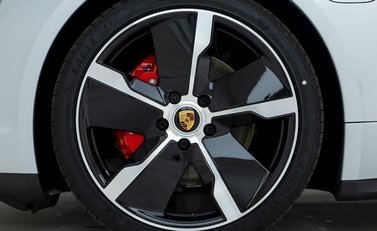 Porsche Taycan 4S Sport Turismo 8