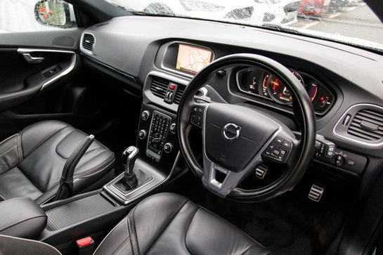 Volvo V40 D2 R-DESIGN EDITION