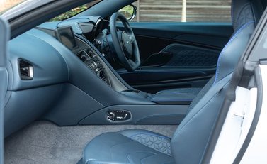 Aston Martin DBS Superleggera 14