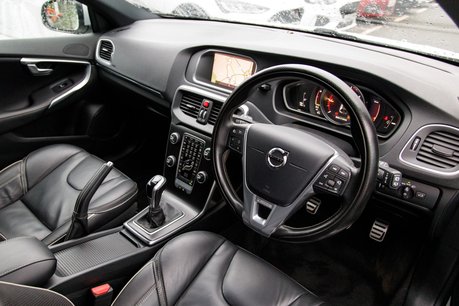 Volvo V40 D2 R-DESIGN EDITION