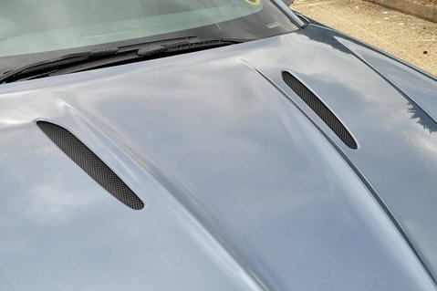 Aston Martin Vantage V8 17