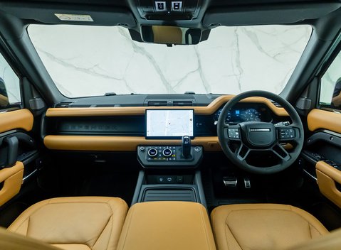 Land Rover Defender 110 V8 P525 17