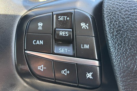 Ford Transit Custom 300 Active L1 170 ps Selectshift Panel Van - Tailgate & Twin Side Doors 23