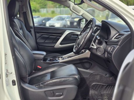 Mitsubishi Shogun Sport 2.4D 4 SUV 5dr Diesel Auto 4WD Euro 6 (181 ps) 17
