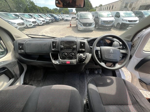 Peugeot Boxer Tipper LWB L3 7 Seater Bluetooth Tow Bar EURO 6 NO VAT 29