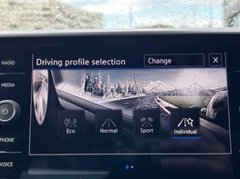 Volkswagen T-Roc 1.5 T-Roc R-Line TSI Semi-Auto 5dr 49