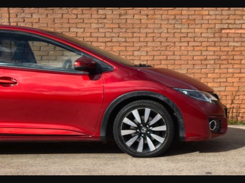 Honda Civic 1.8 Civic i-VTec SR Auto 5dr 17