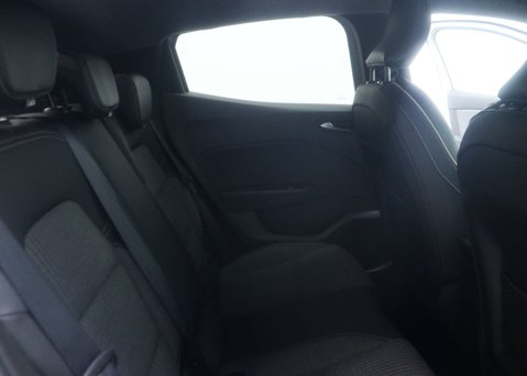 Renault Clio 1.6 Clio Techno E-Tech HEV Auto 5dr 50