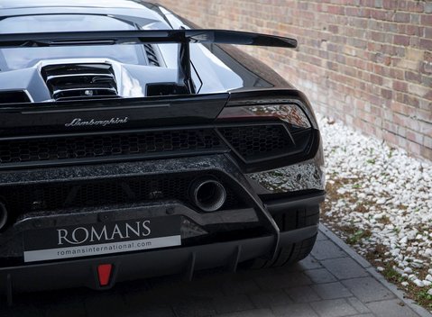 Lamborghini Huracan LP640-4 Performante 20