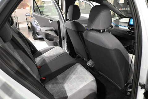 Volkswagen ID.3 Pro Performance 58kWh Life Auto 5dr 17