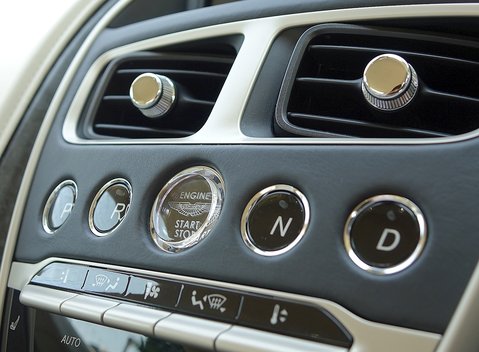 Aston Martin DB11 17