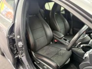 Mercedes-Benz GLA 1.6 GLA180 AMG Line Edition SUV 5dr Petrol 7G-DCT Euro 6 (s/s) (122 ps) 15