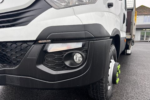 Iveco Daily 70C18D Crew Cab Dropside with Hiab X-Hiduo 062 Crane 26