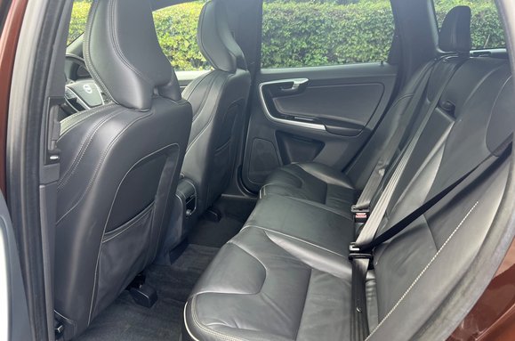 Volvo XC60 2.0 D4 R-DESIGN LUX NAV AUTO PAN ROOF 31