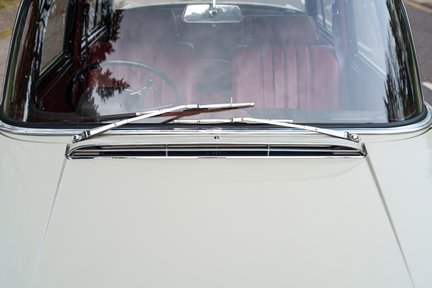 Mercedes-Benz S Class 300SE Fintail W112 "Königsflosse" 10