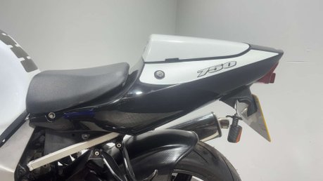 Suzuki GSX-R GSXR 750 2003 K3 25K NEEDS TIDY PROJECT 750CC SPORTS BIKE 31