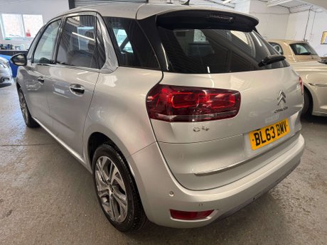 Citroen C4 Picasso 1.6 e-HDi Airdream Exclusive+ MPV 5dr Diesel Manual Euro 5 (s/s) (115 ps) 4