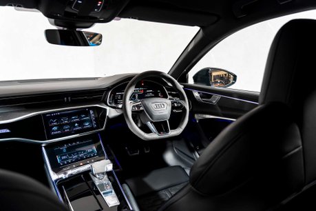 Audi RS6 Avant QUATTRO CARBON BLACK. VAT Q. WARRANTY. HEATED & COOLED SEATS. B & O. 20