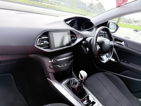 Peugeot 308 1.6 THP ACTIVE 8