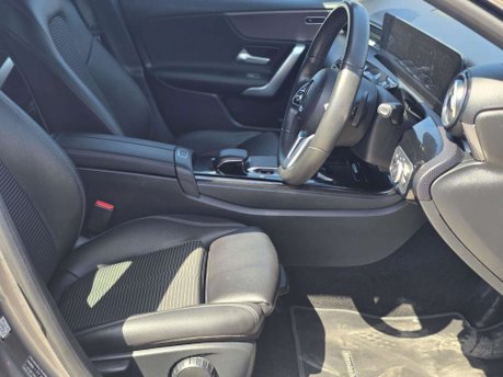Mercedes-Benz A Class 1.5 A180d Sport (Premium) Hatchback 5dr Diesel 7G-DCT Euro 6 (s/s) (116 ps) 16