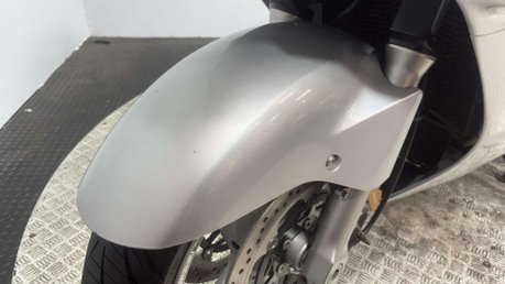 Kawasaki ZZR 2004 ONLY 29K FULL LUGGAGE NEW MOT SERVICED BIG CC TOURER 47