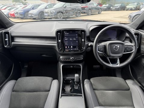Volvo XC40 Recharge 69kWh Ultimate SUV 5dr Electric Auto (231 ps) 32