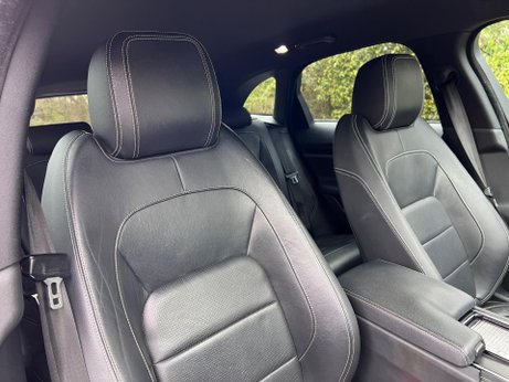 Jaguar F-Pace 2.0 D180 R-Sport Auto AWD Euro 6 (s/s) 5dr 12