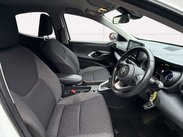 Toyota Yaris 1.5 Yaris Design HEV CVT 5dr 12